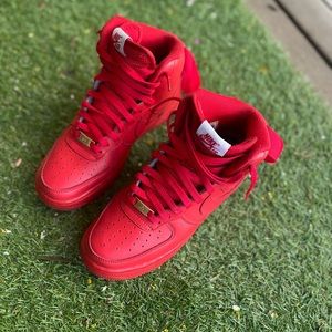 High top Air Force 1’s